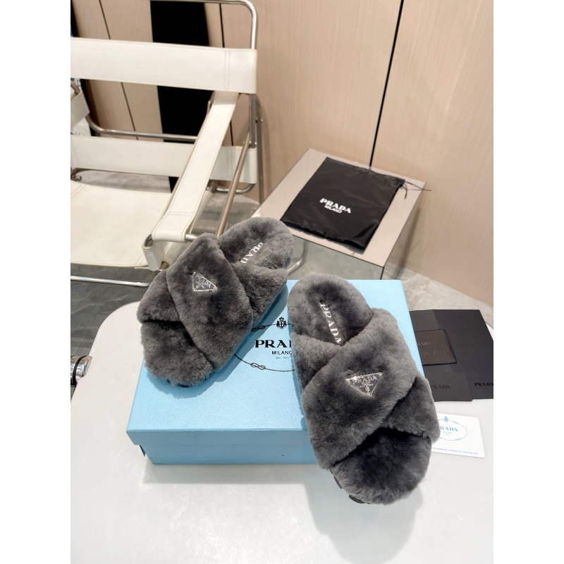 Pra*a slippers